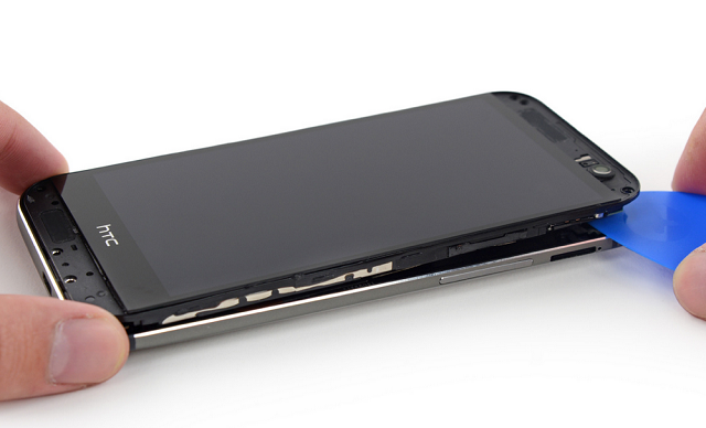 Thay mới màn hình HTC để trải nghiệm hình ảnh ổn định trở lại