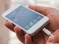 3-lan-sac-dau-tien-cua-iphone-6-nen-sac-nhu-the-nao
