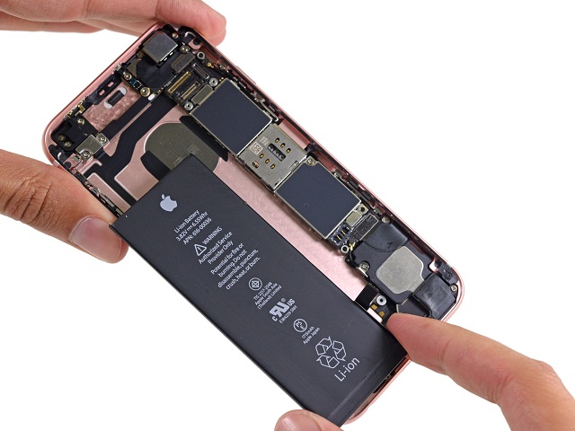 Pin iPhone thật sẽ giúp máy hoạt động ổn định hơn