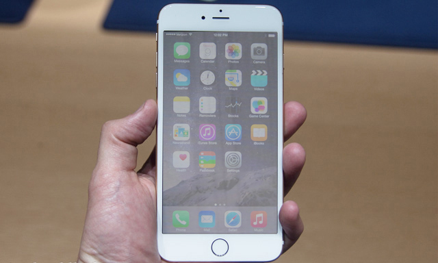 Màn hình iPhone bị ám màu
