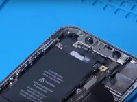 iPhone X tháo ra thay pin tại Phát Thanh